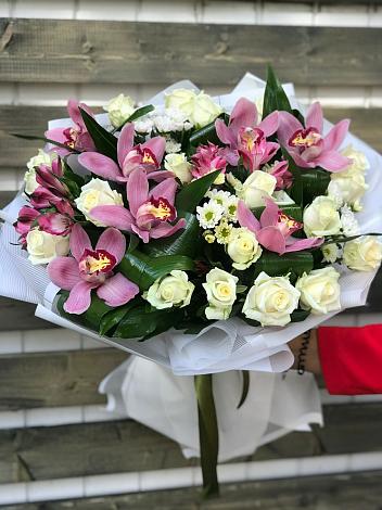 Букет цветов из: Розы и Хризантемы в Прогресс