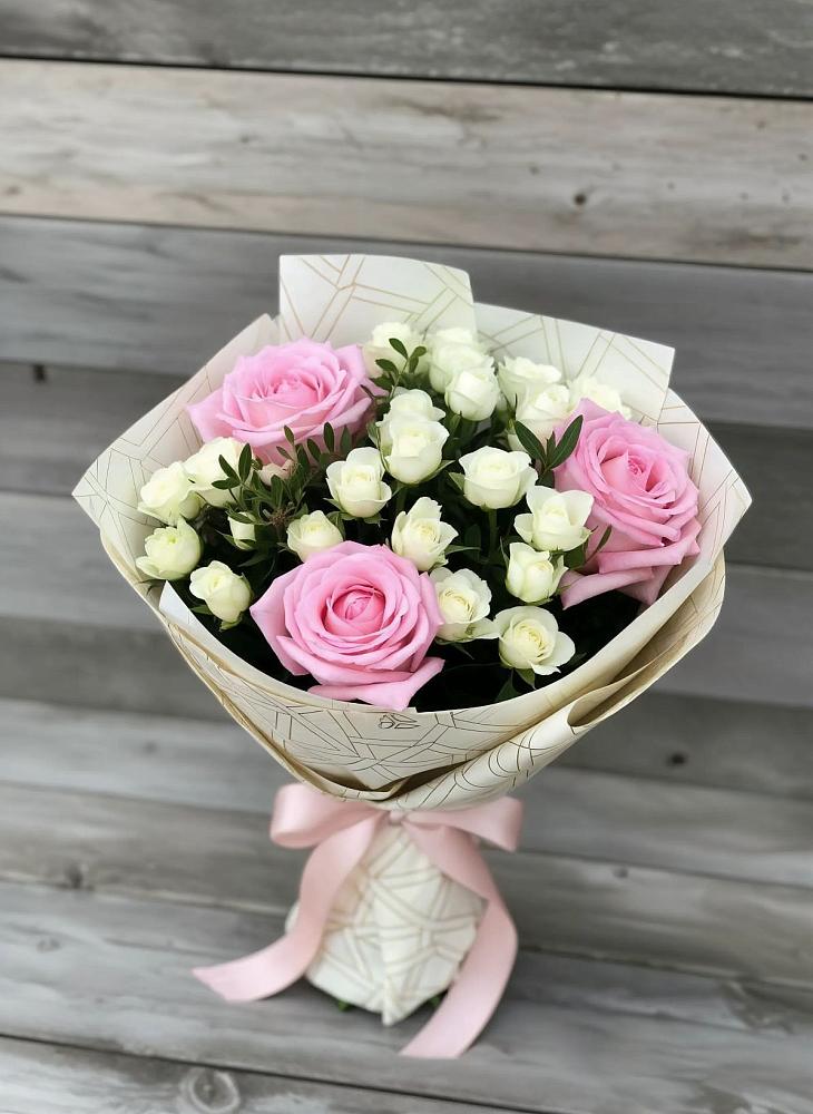 Букет цветов из: Розы в Прогресс