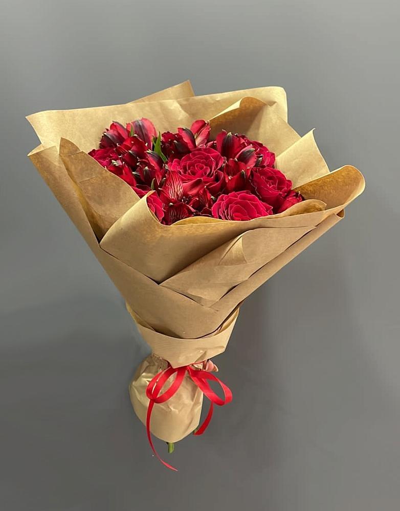 Букет цветов из: Альстромерии и Розы в Прогресс