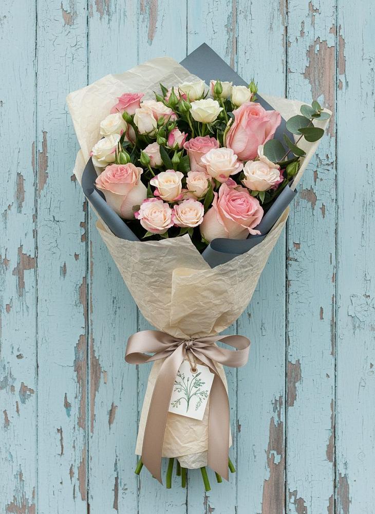 Букет цветов из: Розы в Прогресс