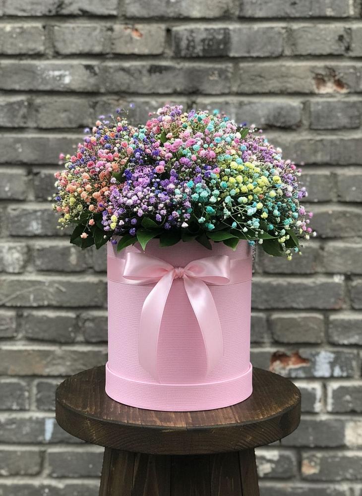 Цветочная композиция из Гипсофила и Розы в шляпной коробке в Прогресс