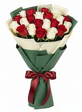 Букет Микс из красных и белых роз в Прогресс