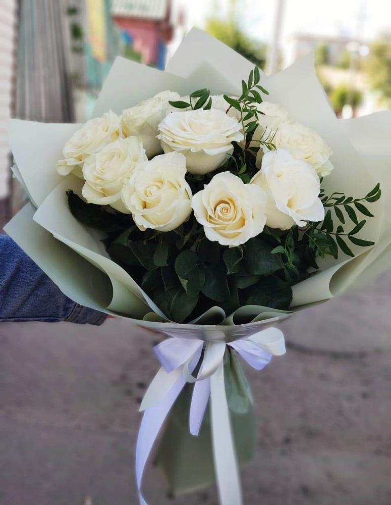 Букет Белые розы Проуд в Прогресс