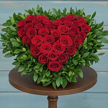 Цветочная композиция из Розы в виде сердца в Прогресс