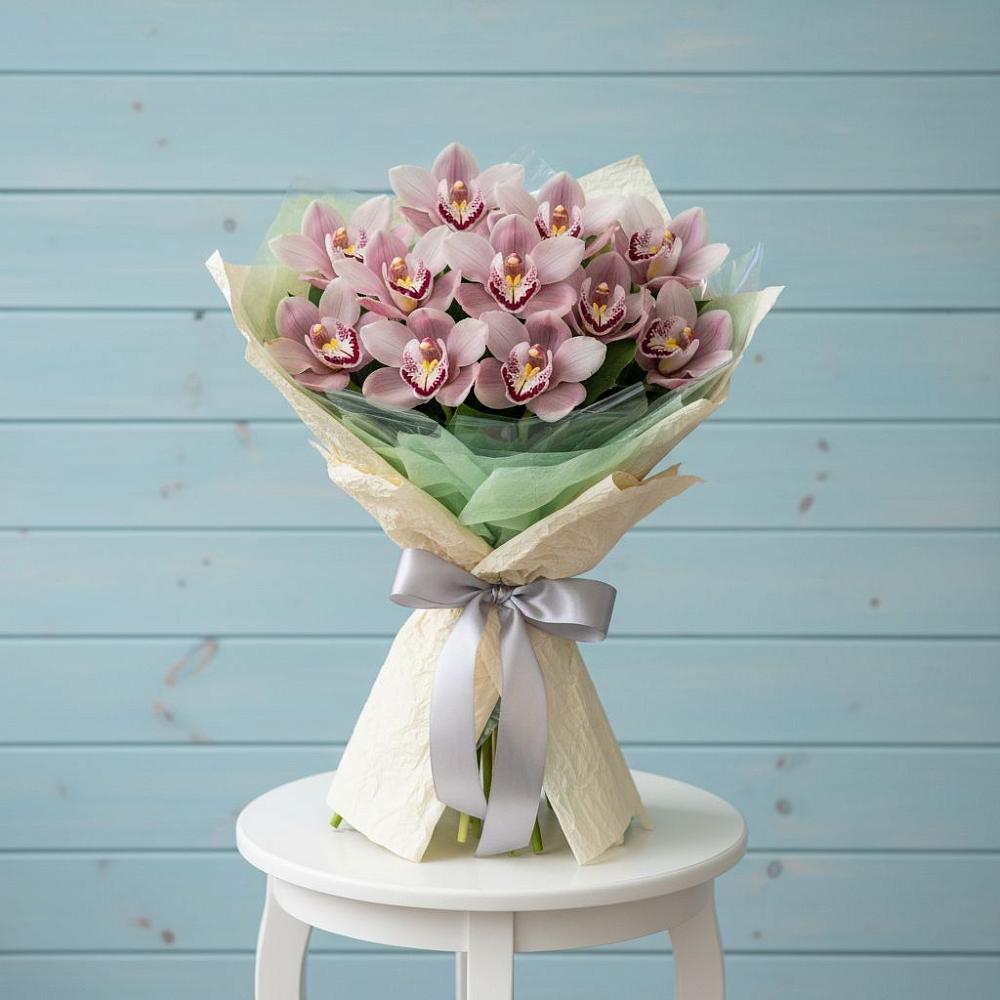 Букет цветов из: Орхидеи и Розы в Прогресс