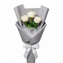 Букет 3 белые розы в Прогресс