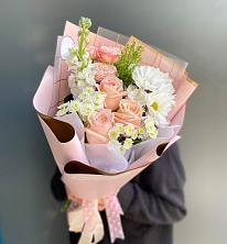 Букет цветов из:  Хризантемы и Розы в Прогресс