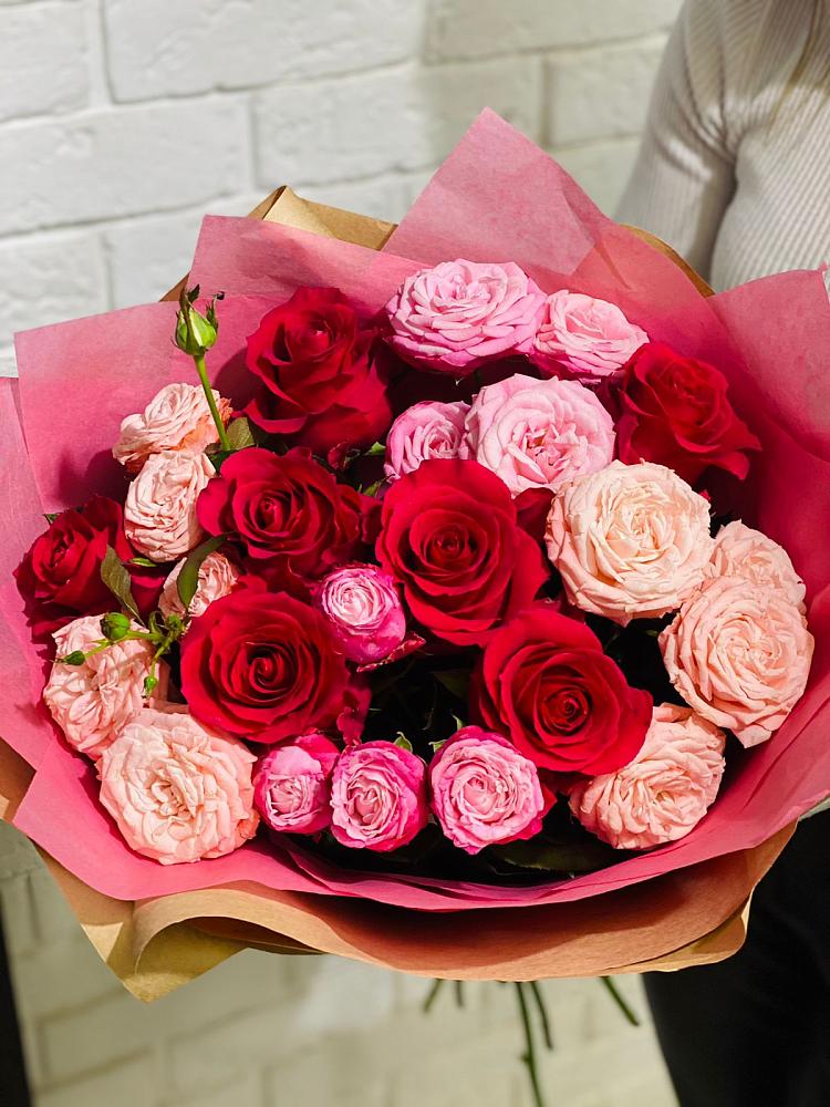 Букет цветов из: Розы в Прогресс