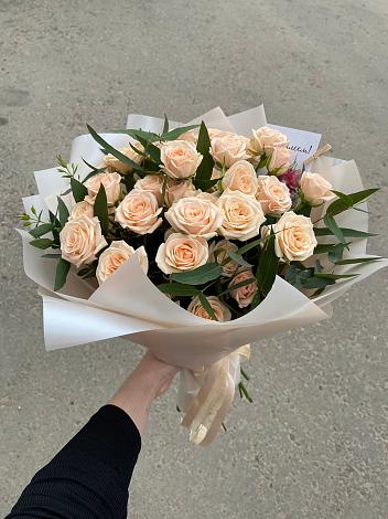 Букет Кремовые розы Латте в Прогресс