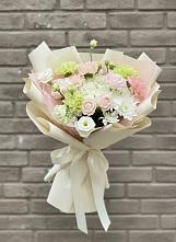 Букет цветов из:  Гвоздики, Розы, Лизиантусы и Хризантемы в Прогресс