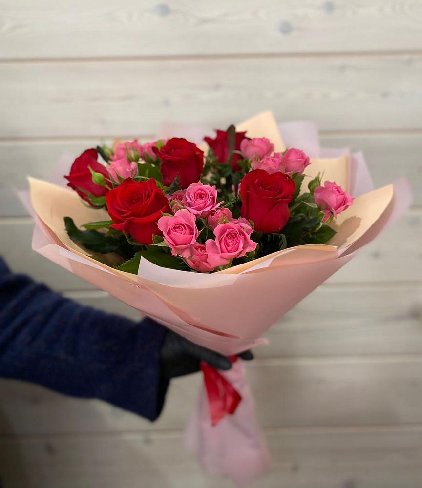 Букет цветов из: Розы в Прогресс